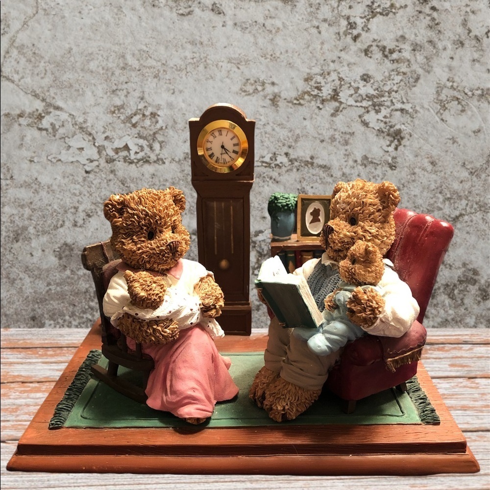 [THE WINDSOR BEARS OF CRANBURY COMMONS]